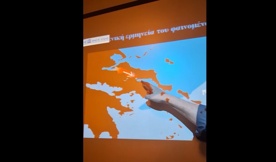 Τα «Τρελά Νερά» της Χαλκίδας: Γιατί πάνε 6 ώρες πάνω και 6 ώρες κάτω; Πώς λειτουργεί το παλιρροϊκό ρεύμα του Ευρίπου Τα «Τρελά Νερά» της Χαλκίδας: Γιατί πάνε 6 ώρες πάνω και 6 ώρες κάτω; Πώς λειτουργεί το παλιρροϊκό ρεύμα του Ευρίπου